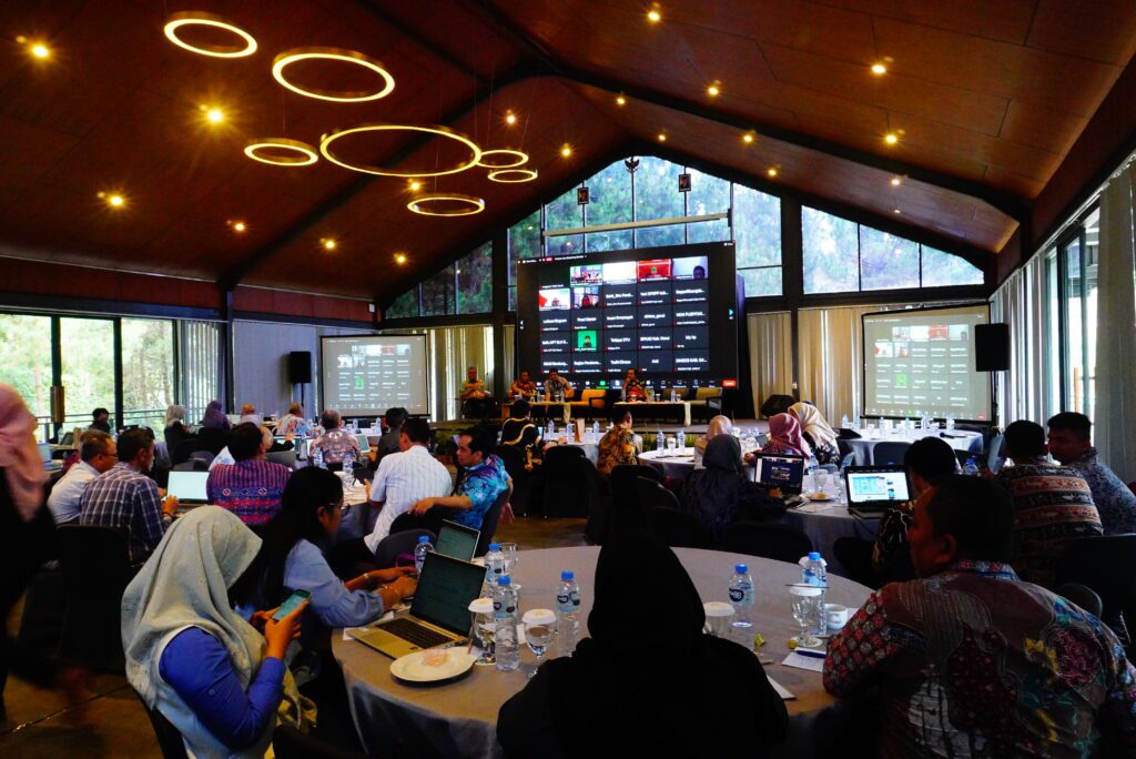 LED Videotron indoor untuk seminar dan konferensi oleh jasa event organizer Warna Enterprise